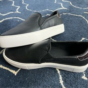 UGG Cahlvan Slip on Sneaker size 9M black